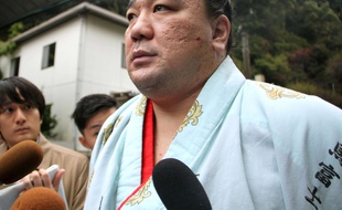 Le yokozuna Harumafuji à Dazaifu, le 14 novembre 2017.
