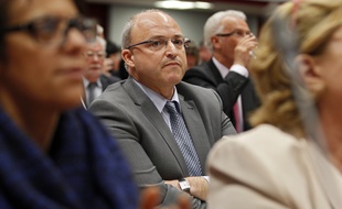 Lille, le 18 avril 2014. Damien Castelain, maire de Péronne-en-mMélantoisn président de la métropole lilloise.