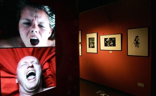Une exposition à Londres en 2007 montrant des personnes ayant un orgasme.