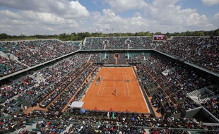 Le court central de Roland-Garros le 25 mai 2013.