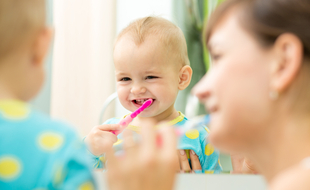 Pour vous aider à faire votre choix, découvrez notre sélection des meilleures brosses à dents pour bébé.