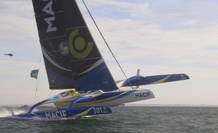 François Gabart est en tête de la Route du Rhum.