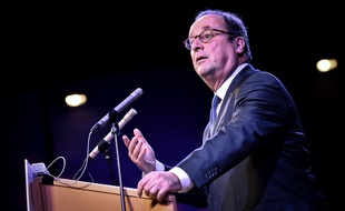 François Hollande à Lormont, près de Bordeaux, le 17 novembre 2018.