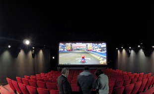Test de «Mario Kart» dans une salle du cinéma Vox, à Strasbourg.