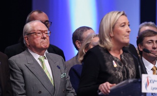 Jean-Marie Le Pen et sa fille Marine Le Pen le 30 novembre 2014.