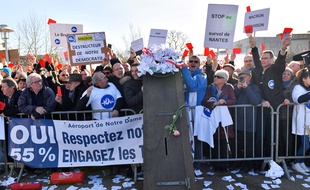 Des riverains de l'aéroport Nantes-Atlantique en colère, le 27 janvier 2018, à Saint-Aignan-de-Grandlieu.