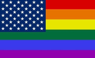 Le drapeau américain aux couleurs LGBT.
