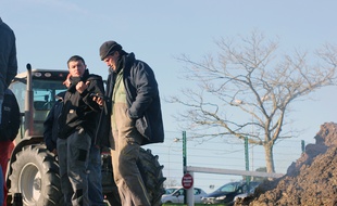 Des agriculteurs ont bloqué la base Intermarché au Grand Fougeray, ici le 10 février 2016.
