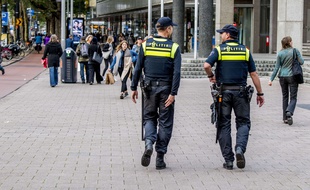 Des agents de police dans les rues de Rotterdam (illustration).