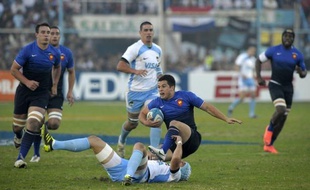 Le XV de France quitte l'Argentine avec un sentiment mitigé, la large victoire (49-10) de samedi à Tucuman n'effaçant pas complètement la défaite (23-20) de Cordoba, mais il s'est également enrichi de quelques nouveaux visages intéressants pour l'avenir.