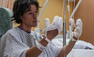 Elisabeth Revol, qui souffre de gelures, est prise en charge à l'hôpital de Sallanches (Haute-Savoie), spécialisé en médecine de montagne.