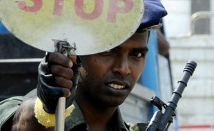 Les rebelles tamouls du Sri Lanka sont au bord d'une défaite militaire complète, a affirmé jeudi un ministre du gouvernement sri-lankais, dont l'armée mène depuis trois mois une offensive qu'elle présente comme "finale" contre un dernier carré de séparatistes dans le nord de l'île.