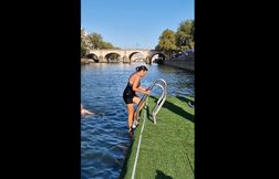 Elle ne s’en lasse pas, Anne Hidalgo a repiqué une tête dans la Seine