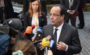La reprise a beau être poussive et l'Insee pas très optimiste, le gouvernement n'en démord pas: à quelques jours de la publication du nombre des demandeurs d'emploi en novembre, il assure plus que jamais être en mesure de tenir son objectif d'inverser la courbe du chômage.