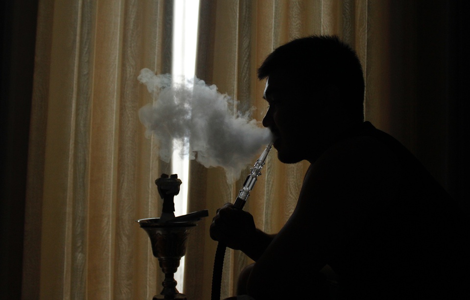 Fumer la chicha favoriserait l'apparition du diabète et de l'obésité Fumer la chicha favoriserait l'apparition du diabète et de l'obésité