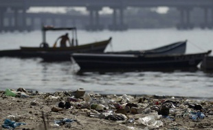 Illustration de la pollution sur les plages
