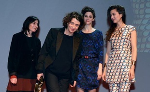 Avec treize nominations, "Camille redouble", comédie décalée de Noémie Lvovsky, fait figure de favori des Césars aux côtés du film franco-autrichien "Amour" de Michael Haneke, palme d'Or à Cannes et en piste pour les Oscars, et des "Adieux à la reine" de Benoît Jacquot.