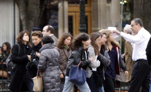 L'arrivée des jeunes de Levallois-Perret, le 23 février 2009, le lendemain de l'attentat du Caire qui a coûté la vie à Cécile, 18 ans, en Terminale S à Léonard-de-Vinci.