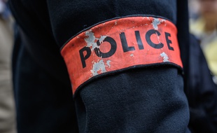 La police de Lyon a arrêté un garçon de 15 ans soupçonné d'avoir racketté ses victimes sous la menace d'un coutea. Illustration.