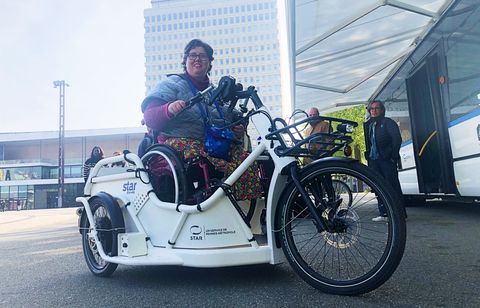 « Pas besoin de forcer »… Ce vélo embarque les personnes en fauteuil roulant