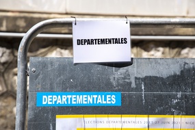 Un panneau électoral à Nice pour les élections départementales. (Illustration)