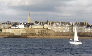 Vue de la mer de Saint-Malo, octobre 2010.