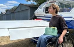 Dans les airs, « il n’y a plus de handicap » pour Dorine Bourneton, pilote …