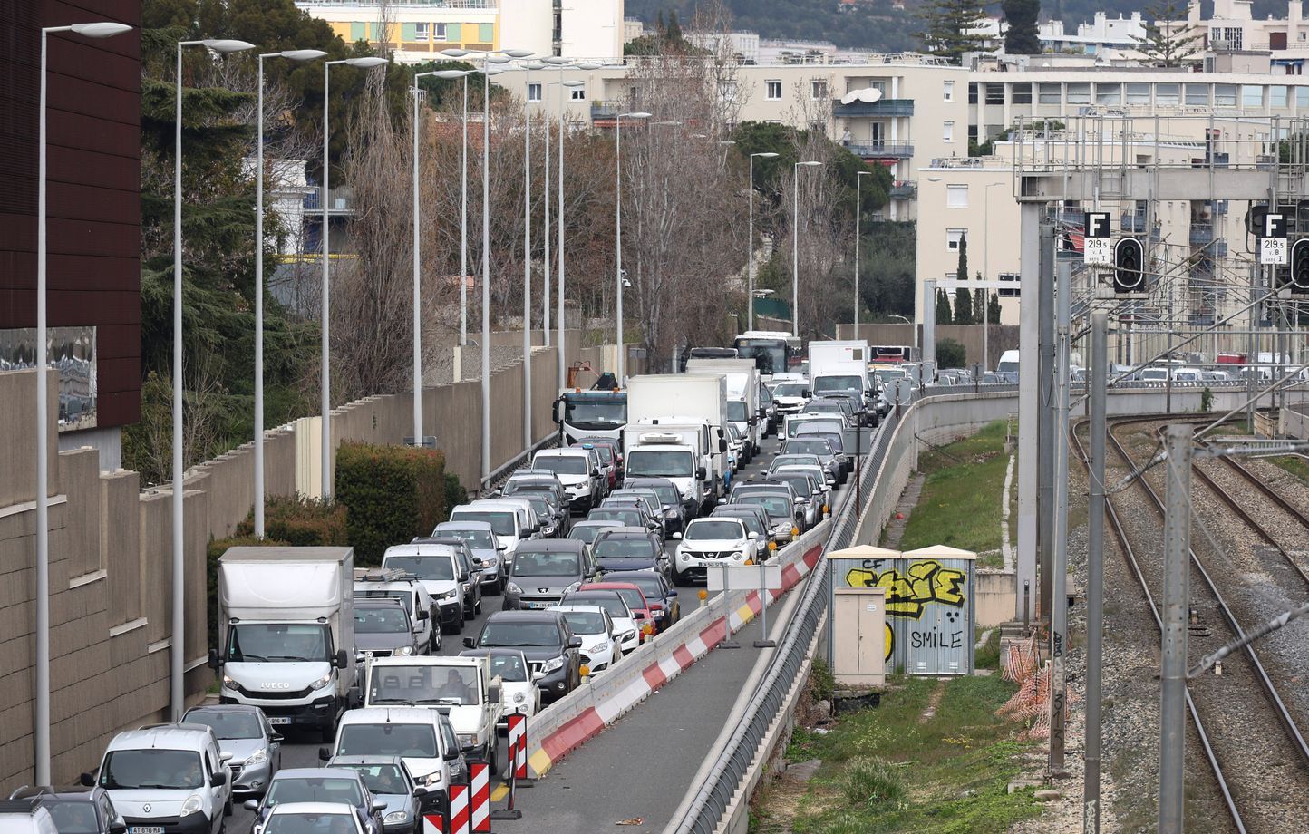 « Les véhicules équipés d'un moteur à combustion pourront être immatriculés après 2035 s'ils utilisent exclusivement des carburants neutres en termes d'émissions de CO2 », a annoncé samedi le ministre allemand des Transports, Volker Wissing.