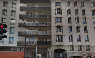 Un enfant de 4 ans était suspendu au-dessus du vide au 4e étage.