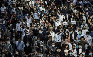 Les manifestants pro-démocratie continuent à Hong Kong, le 15 novembre 2019.