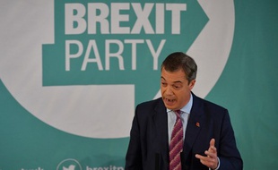 Le leader du Brexit Party, Nigel Farage, lors d'un discours à Hartlepool, dans le nord-est de l'Angleterre, le 11 novembre 2019.