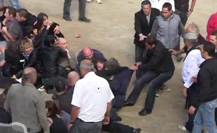 La manifestation anticorrida à Rodilhan (Gard) a viré à l'affrontement.