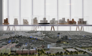 Les neuf maquettes du projet de tour à ossature en bois, visibles à la Maison du projet de Bordeaux Euratlantique
