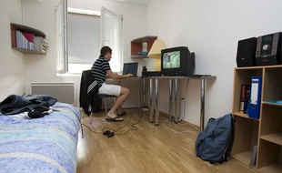 Un étudiant dans une résidence à Compiègne, en septembre 2009.