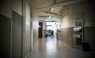 Le couloir d'un hôpital (illustration)