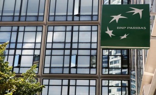 BNP Paribas a mis en vente pour plus de 11 milliards de dollars de prêts accordés à des entreprises du secteur de l'énergie, au moment où la banque française cherche à rassurer en réduisant ses besoins en devise américaine