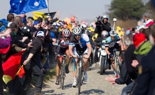 Trois coureurs (Sep Vanmarcke, Damien Gaudin, Zdenek Stybar), plus ou moins dans l'ombre jusqu'à présent, ont affiché les qualités pour soulever eux aussi à l'avenir le pavé du vainqueur de Paris-Roubaix, comme l'a fait dimanche le Suisse Fabian Cancellara.