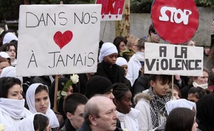 Le procès du meurtrier présumé d'un lycéen de 18 ans, poignardé en janvier 2010 dans son établissement du Kremlin-Bicêtre (Val-de-Marne), s'est ouvert mardi matin devant la cour d'assises du Val-de-Marne.
