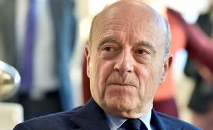 Alain Juppé a expliqué qu'il ne voulait pas commenter la décision de François Hollande de ne pas être candidat à sa succession.