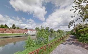 Le corps flottait dans le canal de l'Escaut.