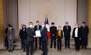 Remise du rapport Duclert sur le Rwanda à Emmanuel Macron