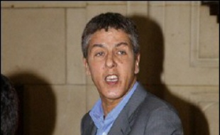 Le comédien Samy Naceri, mis en examen et placé en détention provisoire en 2005, a de nouveau été interpellé "en état d'ébriété" à Boulogne-Billancourt (Hauts-de-Seine) jeudi soir "dans des conditions mouvementées", a-t-on appris vendredi de source policière.