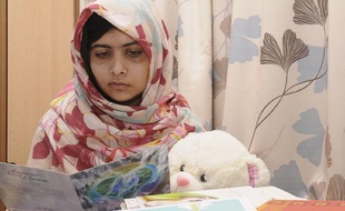 Plus d'un million de personnes dans le monde ont déjà signé une pétition pour soutenir la jeune pakistanaise Malala Yousafzai, farouche défenseur de l'éducation des filles miraculée d'une attaque des talibans, a annoncé vendredi l'envoyé spécial de l'ONU Gordon Brown.