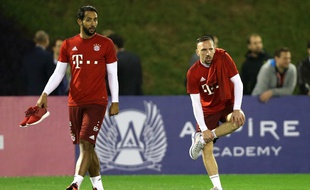Franck Ribéry et Medhi Benatia à l'entraînement avec le Bayern Munich lors du stade au Qatar, le 6 janvier 2016.