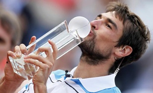 Le tennisman français jérémy Chardy, vainqueur du tournoi de Stuttgart, le 19 juillet 2009.