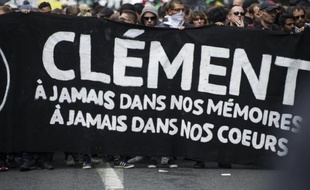 Banderole déployée à l'occasion d'une marche à la mémoire du jeune militant d'extrême gauche Clément Méric, le 23 juin 2013 à Paris