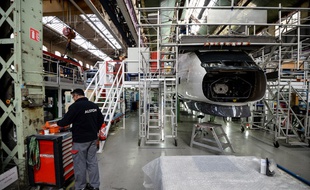Un employé Alstrom sur le site de l'entreprise à Belfort, le 26 octobre 2017.