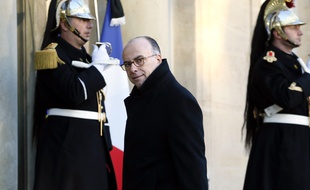 Le ministre de l'Intérieur Bernard Cazeneuve à l'Elysée le 8 janvier 2015. AFP PHOTO / PATRICK KOVARIK