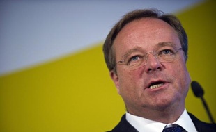 Le ministre allemand du Développement, Dirk Niebel, a annoncé lundi qu'il boycotterait l'Euro-2012 de football en Ukraine en raison de la situation des droits de l'Homme dans le pays.