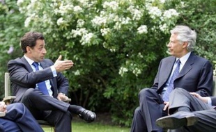 Machinations politiques, espionnage et institutions financières complexes sont les ingrédients d'un procès haut en couleur qui se tiendra en 2009 en France, avec pour vedette l'ex-Premier ministre Dominique de Villepin, accusé d'avoir voulu déstabiliser Nicolas Sarkozy.